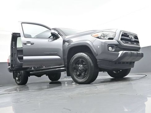 Used 2016 Toyota Tacoma SR5 w/ SR5 Appearance Package (SN) AWD/4WD image 40