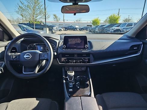 Used 2025 Nissan Rogue SV image 5