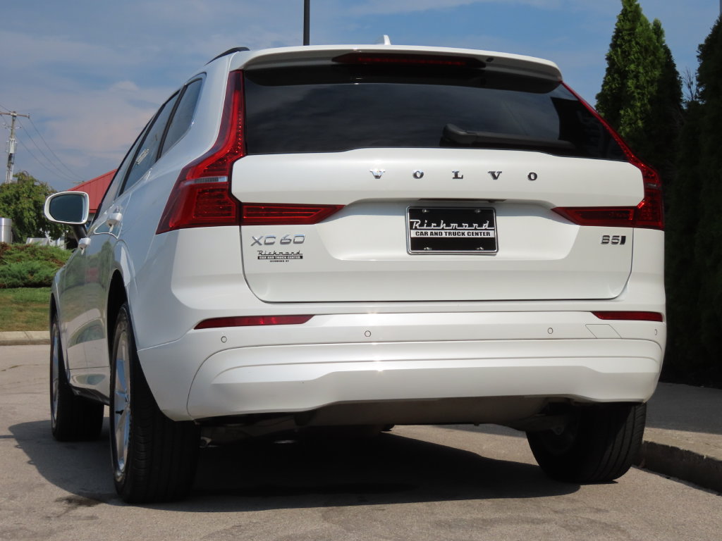 Used 2022 Volvo XC60 B5 Momentum AWD/4WD image 11