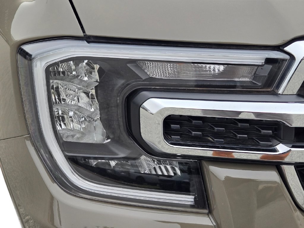 Used 2025 Ford Ranger XLT w/ Advanced Towing Package AWD/4WD image 4