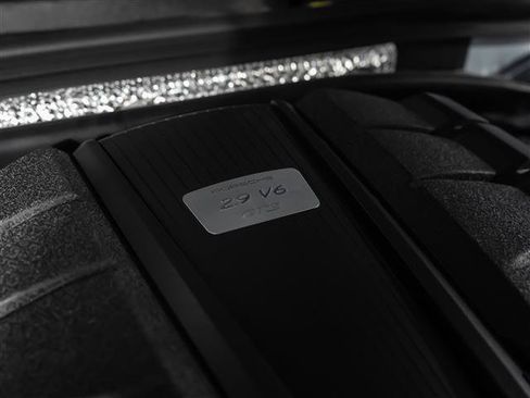 Certified 2026 Porsche Macan GTS AWD/4WD image 18