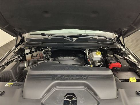 Used 2022 RAM 2500 Laramie AWD/4WD image 32