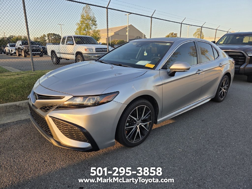 Used 2024 Toyota Camry SE FWD image 10