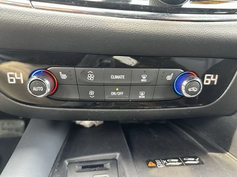 Used 2024 Buick Enclave Essence w/ Experience Buick Package AWD/4WD image 19