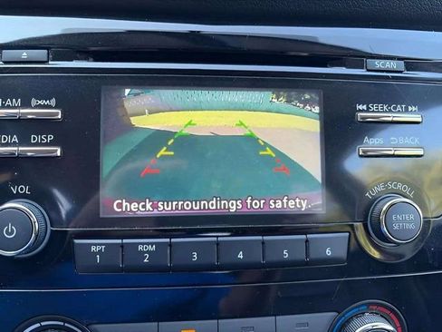 Used 2016 Nissan Rogue S w/ Appearance Package FWD image 11