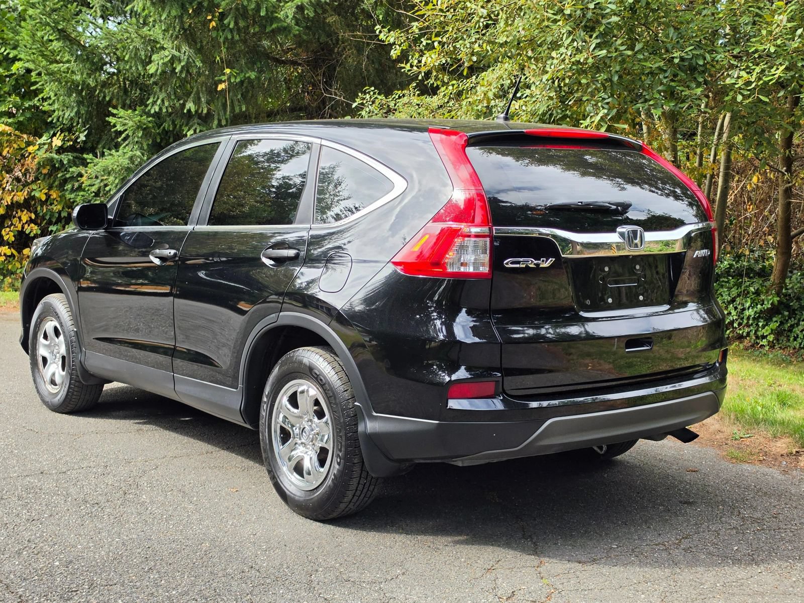 Used 2015 Honda CR-V LX image 3