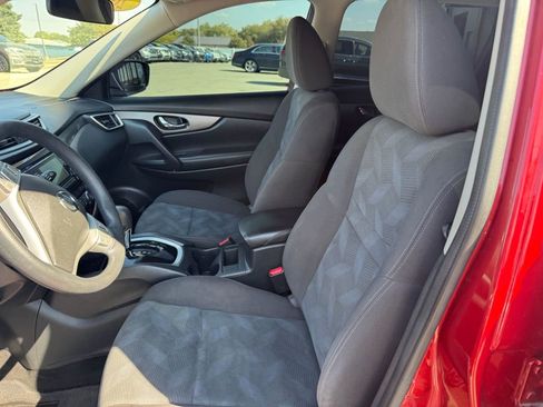 Used 2016 Nissan Rogue SV image 17