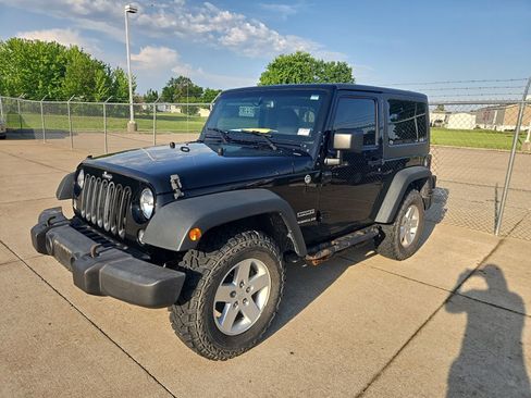 Used 2015 Jeep Wrangler Sport w/ Quick Order Package 24S AWD/4WD image 4