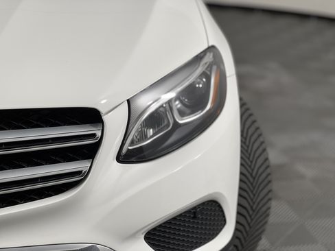 Used 2019 Mercedes-Benz GLC 300 4MATIC image 7