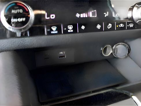 Used 2024 Mitsubishi Outlander ES image 19