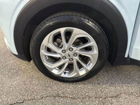Certified 2023 Chevrolet Bolt EUV LT image 26