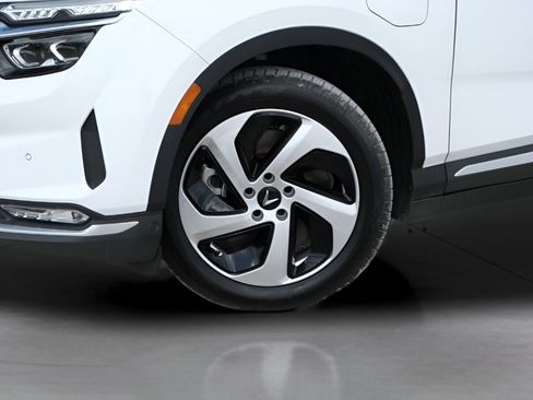 New 2025 VinFast VF 8 Eco AWD/4WD image 34