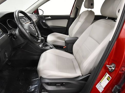 Used 2019 Volkswagen Tiguan SE AWD/4WD image 14