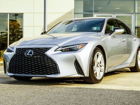 Used 2023 Lexus IS 300 w/ Comfort Package RWD image 8