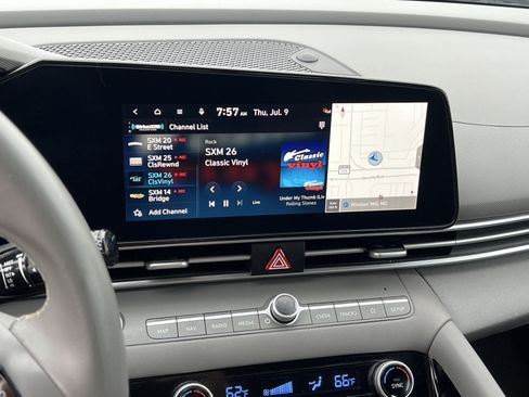Used 2023 Hyundai Elantra SEL w/ Convenience Package FWD image 18