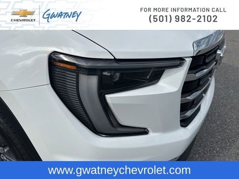 Used 2025 GMC Acadia Elevation image 13