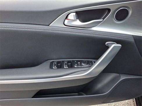 Used 2022 Kia Stinger GT1 image 13