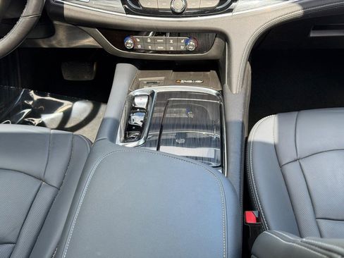 Used 2022 Buick Enclave Premium w/ Experience Buick Package FWD image 15