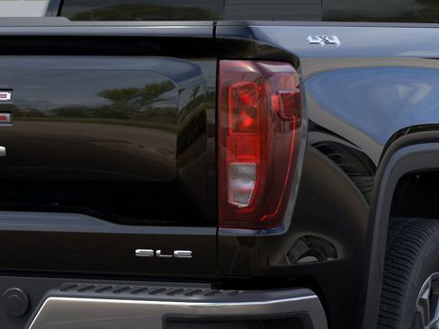 New 2026 GMC Sierra 1500 SLE w/ Preferred Package image 11