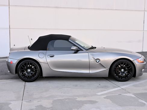 Used 2004 BMW Z4 3.0i RWD image 7