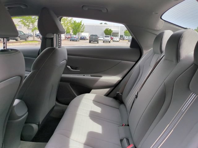 Used 2023 Hyundai Elantra SEL w/ Convenience Package FWD image 13