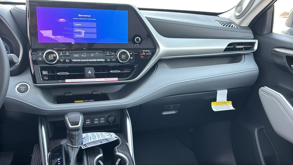 New 2026 Toyota Highlander Platinum AWD/4WD image 8