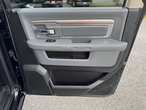 Used 2019 RAM 1500 Classic SLT image 44