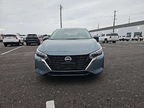 Used 2025 Nissan Sentra SV image 2