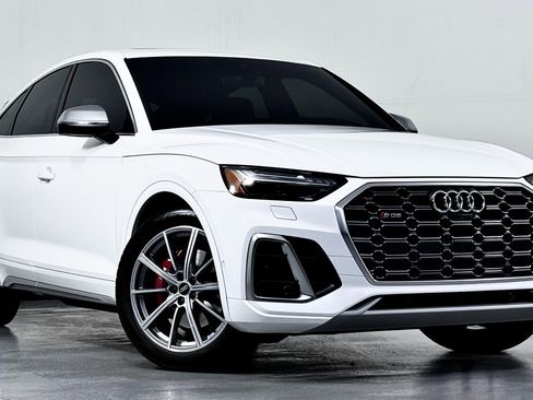 Used 2023 Audi SQ5 Prestige w/ Prestige Package image 2