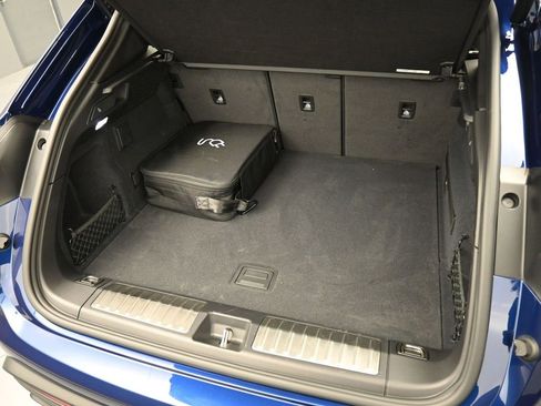 Certified 2024 Porsche Macan 4 Electric image 35