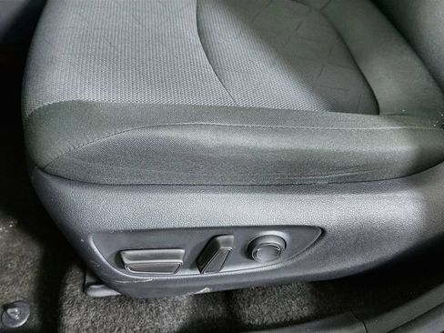 Used 2025 Toyota RAV4 XLE AWD/4WD image 20