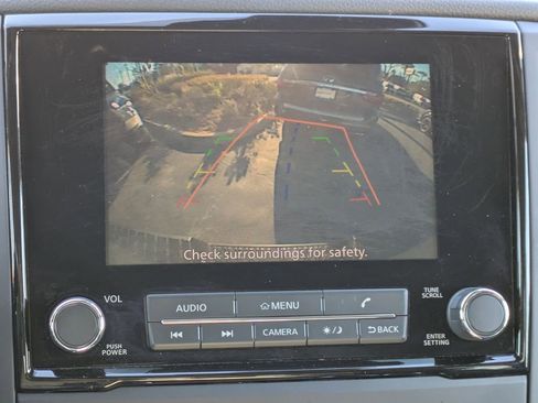 Used 2024 Nissan Titan SV w/ SV Convenience Package image 20