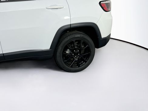 Used 2022 Jeep Compass Latitude AWD/4WD image 28