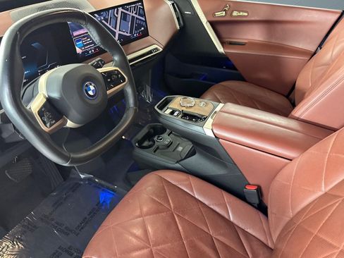 Used 2024 BMW iX xDrive50 w/ Premium Package AWD/4WD image 4