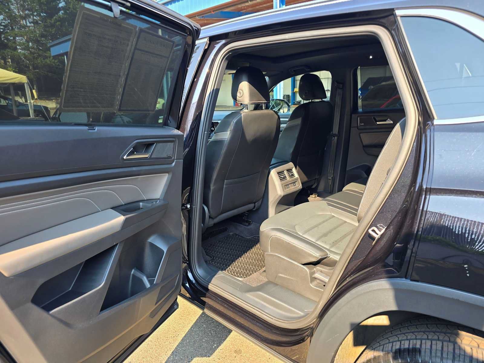 Used 2023 Volkswagen Atlas Cross Sport SEL Premium R-Line AWD/4WD image 15