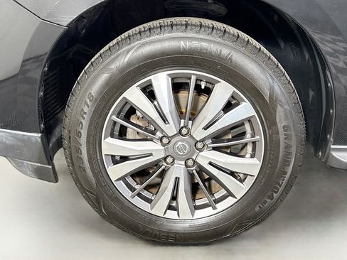 Used 2019 Nissan Pathfinder SV AWD/4WD image 38
