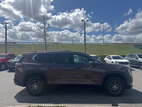 Used 2025 GMC Acadia Elevation image 4