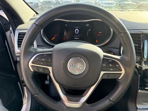 Used 2019 Jeep Grand Cherokee Altitude image 19