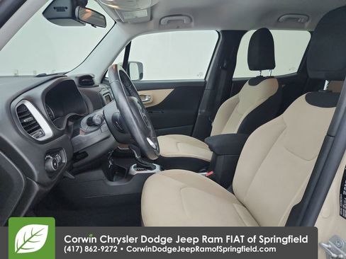 Used 2016 Jeep Renegade Latitude image 18