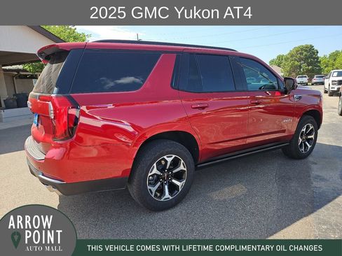 Used 2025 GMC Yukon AT4 w/ AT4 Premium Package AWD/4WD image 12