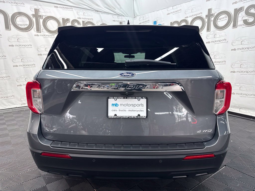 Used 2022 Ford Explorer XLT AWD/4WD image 5