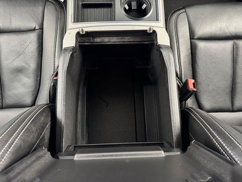 Used 2020 Ford F250 Lariat w/ Lariat Value Package AWD/4WD image 25