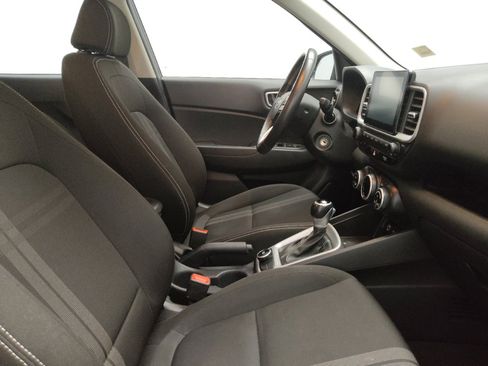 Used 2023 Hyundai Venue SEL image 21
