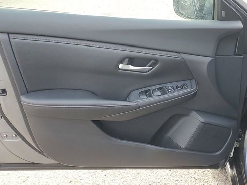 Used 2022 Nissan Sentra SV image 8