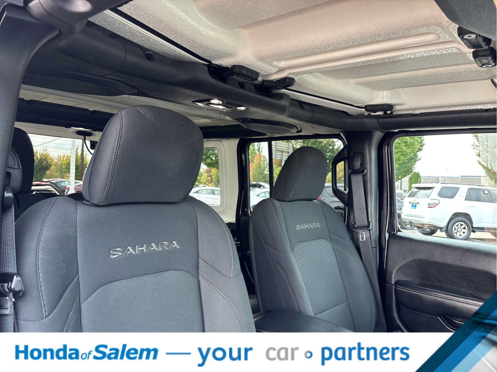 Used 2020 Jeep Wrangler Unlimited Sahara AWD/4WD image 14