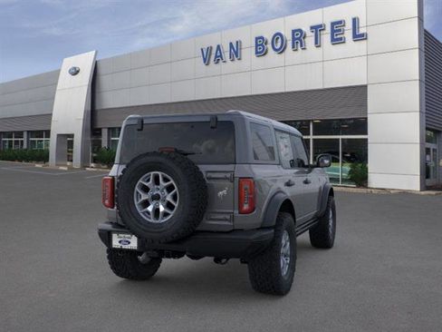 New 2025 Ford Bronco Badlands image 8