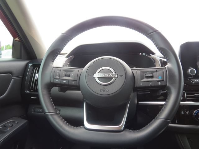 Used 2025 Nissan Pathfinder SV AWD/4WD image 18