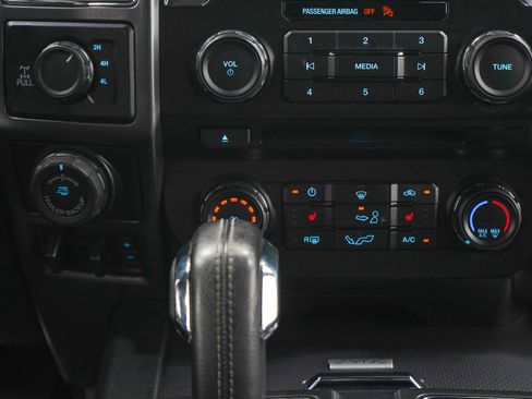 Used 2016 Ford F150 XLT w/ Equipment Group 302A Luxury AWD/4WD image 19