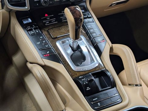 Used 2014 Porsche Cayenne Diesel AWD/4WD image 27