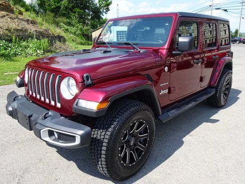 Used 2021 Jeep Wrangler Unlimited Sahara w/ Uconnect 4C Nav & Sound Group AWD/4WD image 2